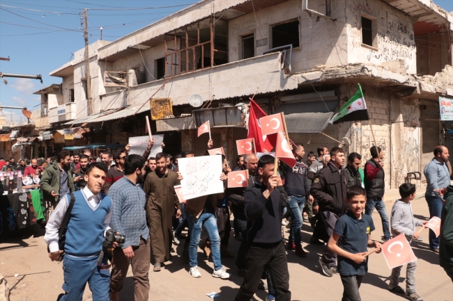 İdlibliler rejimin saldırılarına karşı Türkiye’den yardım istedi